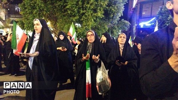 ما صحنه را خالی نمی کنیم