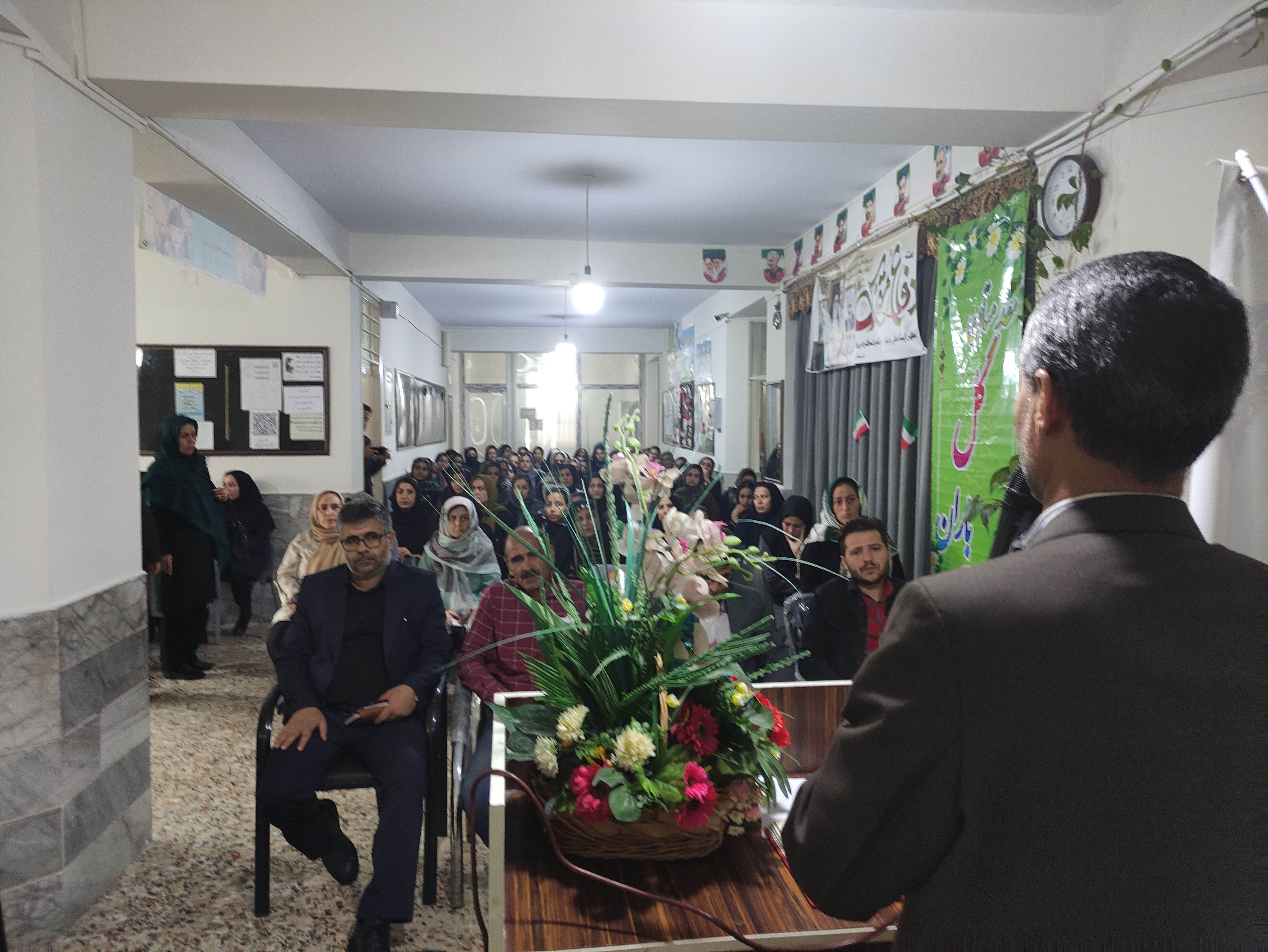برگزاری جلسه انجمن اولیا و مربیان در دبستان هیات امنایی قرآنی مبین شیروان