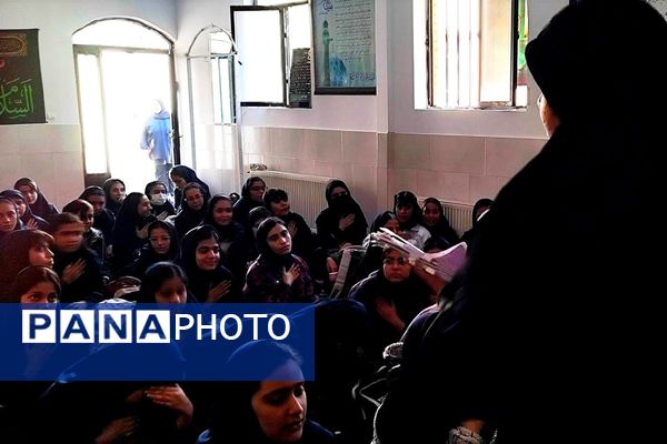 مراسم به مناسبت ایام فاطمیه در دبیرستان پروین اعتصامی اسلامشهر