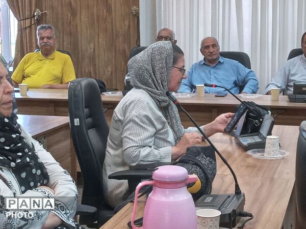 جلسات هفتگی پیشکسوتان فرهنگی در دبیرستان خیام