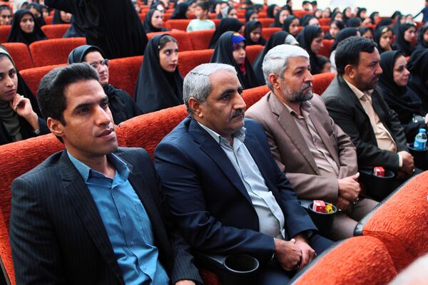 دانشجو؛ پرچم‌دار امید، آگاهی و حرکت به سوی پیشرفت