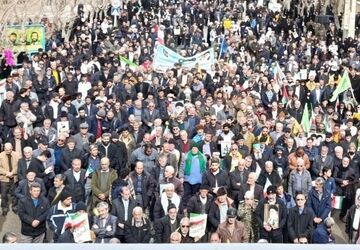 روایت دانش آموز 12ساله از راهپیمایی 22بهمن دربجنورد
