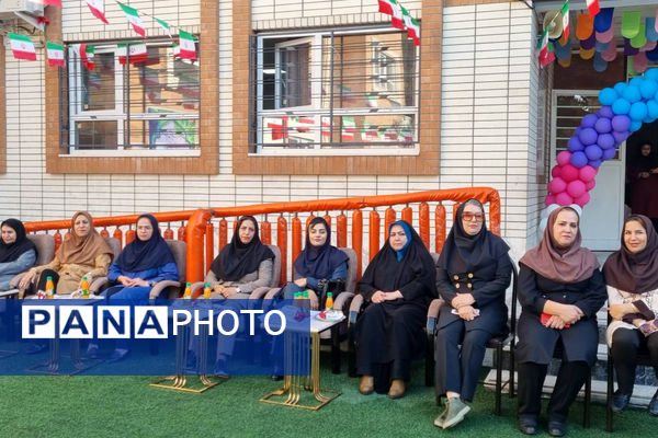 جشن شکوفه‌ها در دبستان آذر صابر ناحیه ۴ شیراز 