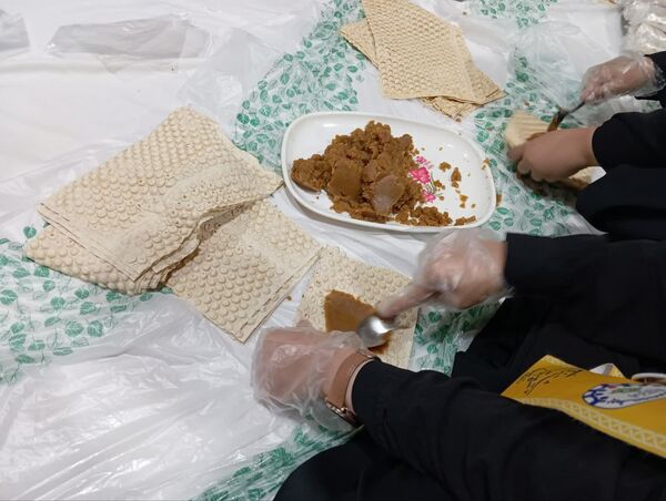 خادمان کوچک، ارادت بی کران