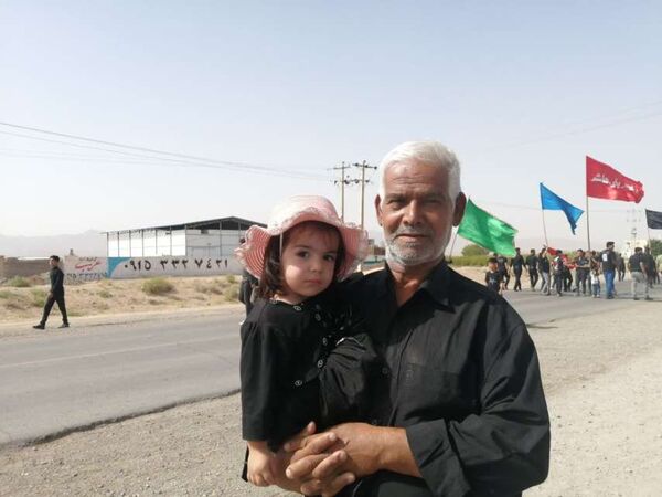 حضور پررنگ کودکان و نوجوانان روستای نقاب در همایش بزرگ عاشورای حسینی