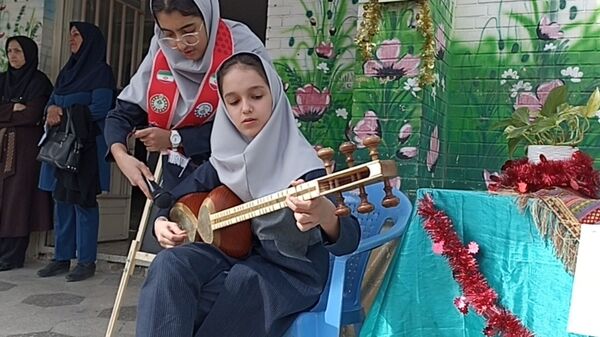 حال و هوای دانش‌آموزان در آغاز سال تحصیلی در دبستان نیایش ۲ 