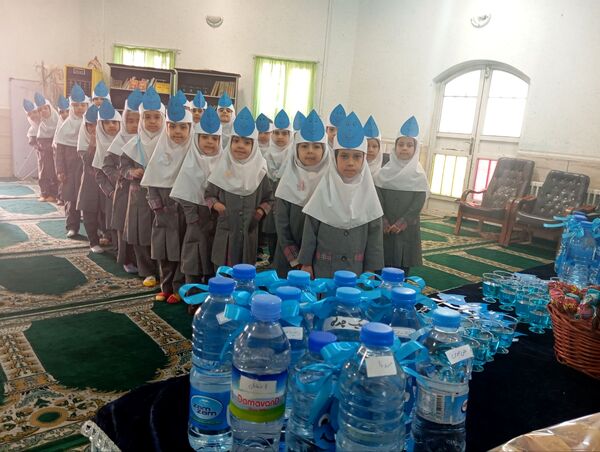 جشن آب در دبستان دخترانه نرجس یک 