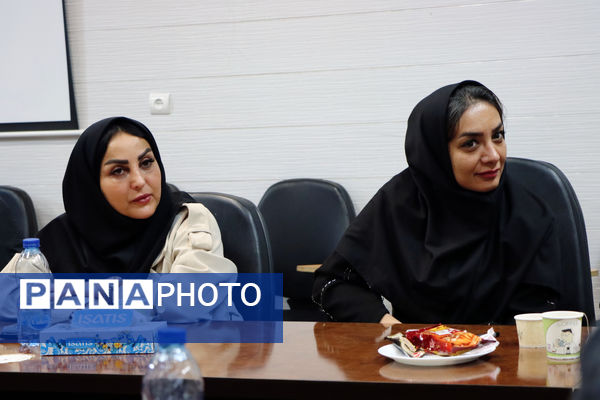 برگزاری نشست خبری مدیرکل راه و شهرسازی استان یزد و مدیران دستگاه‌های متولی مسکن