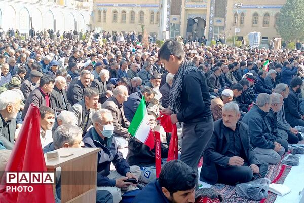 خروشِ بصیرت در صحن امامزاده جعفر (ع)؛ تالار قرآن پیشوا گنجایش دریای سوگواران مقتدا را نداشت
