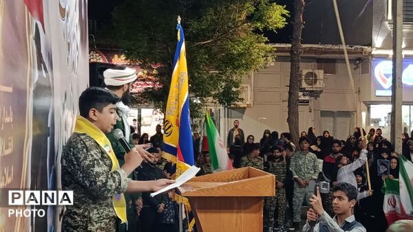 از پاسداران انقلاب در شب مقاومت و خونخواهی تجلیل شدند