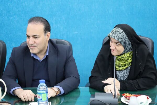 دیدار جمعی از تشکل‌های دانش‌آموزی یزد با مدیرکل آموزش‌ و پرورش