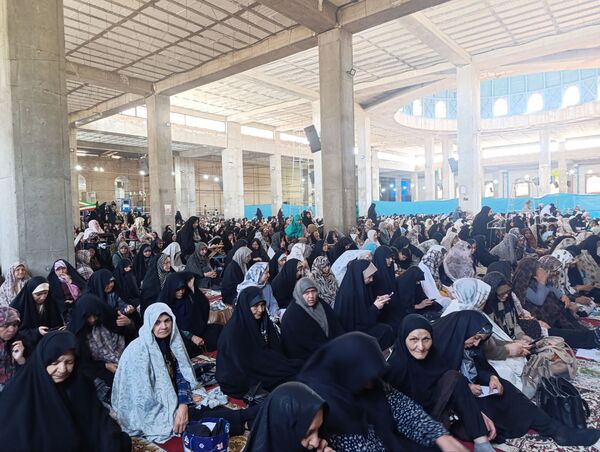 نماز جمعه در آغاز هفته وحدت 