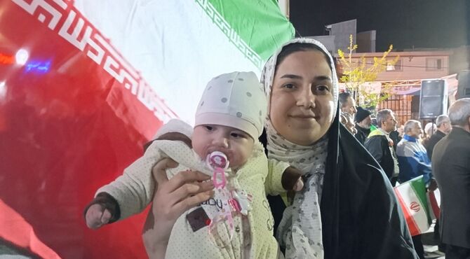  اتحاد و همبستگی در میدان ۲۲ بهمن گلوگاه 
