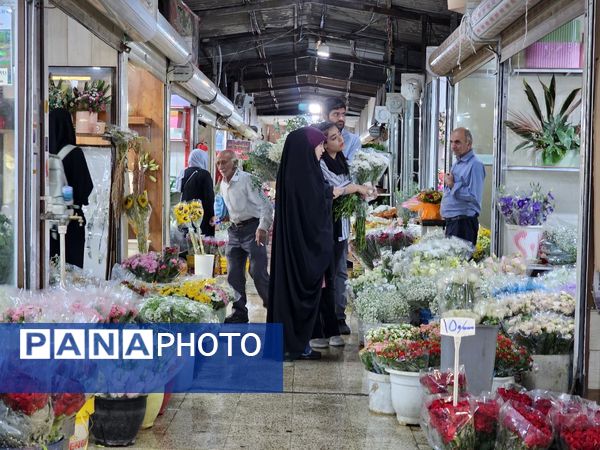 حال و هوای خاص در بازار گل محلاتی