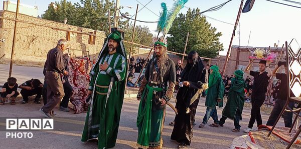 برگزاری مراسم تعزیه در روستای دهنو آورزمان با حضور اهالی منطقه