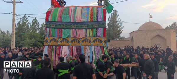 شکوهِ سوگ در پناهِ قدمگاه علی (ع)؛ نخل‌گردانی، بازخوانیِ پیوندِ عشق و ارادت