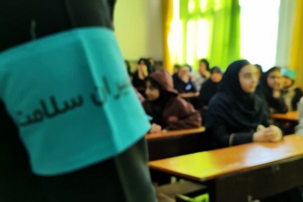 مانور زلزله در دبیرستان پروین اعتصامی 