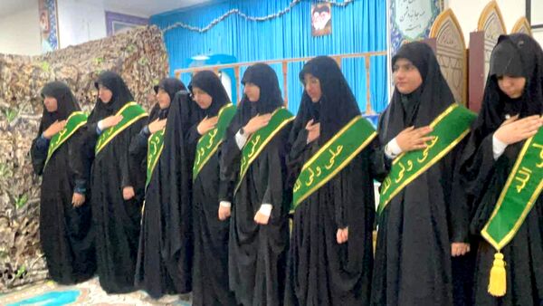 استقبال پرشور دانش‌آموزان جم از شهید گمنام در آستانه شهادت حضرت زهرا(س)