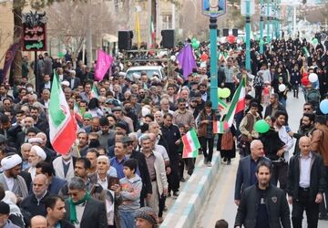 حضور گسترده مردم در راهپیمایی ۲۲ بهمن در شهرستان اشکذر 