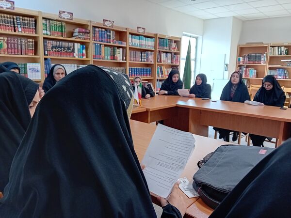 قرائت وصیت‌نامه امام خمینی(ره) در کتابخانه شهید بهشتی