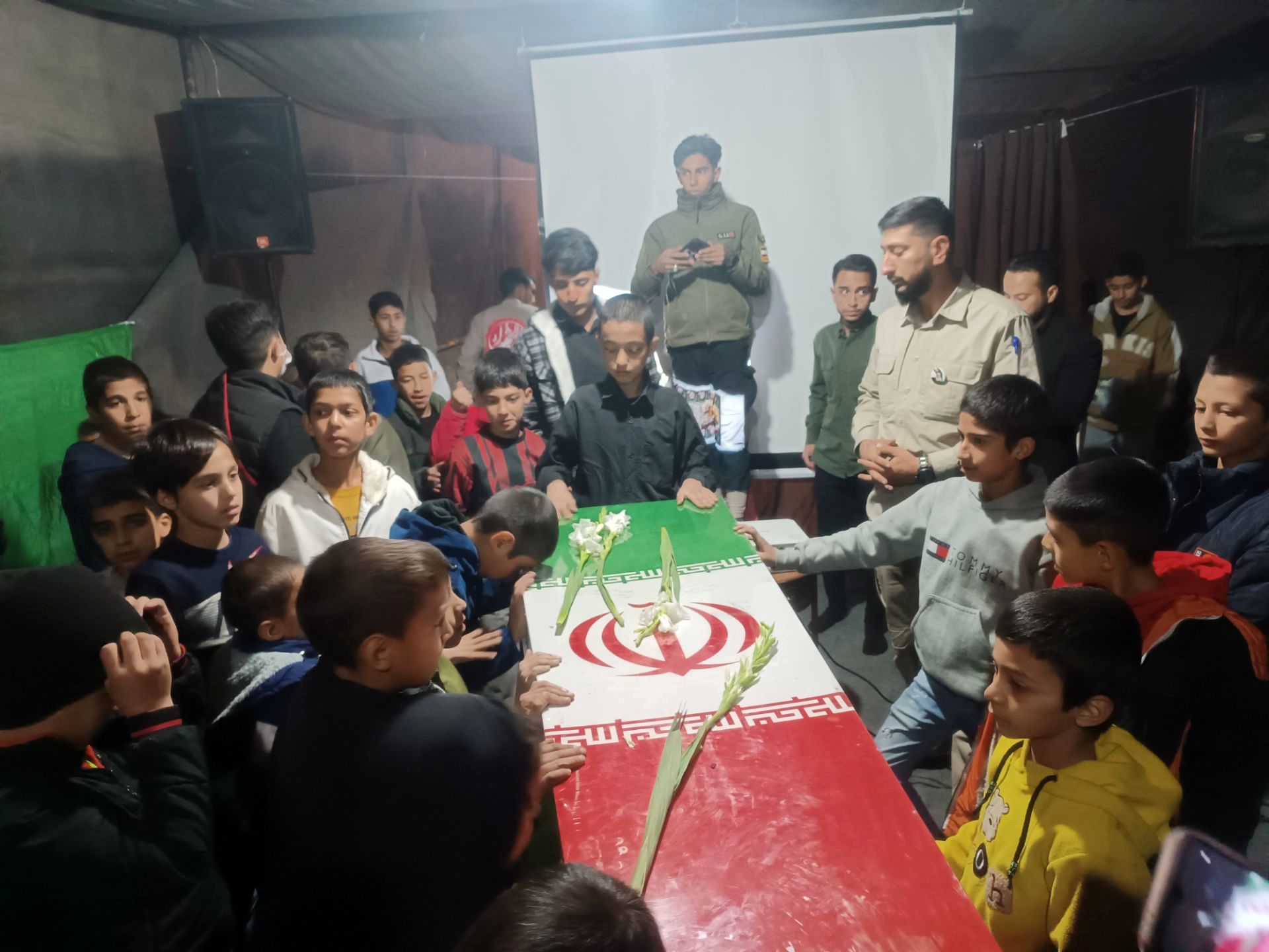 تشییع پیکر شهید گمنام در نمایشگاه یاس کبود 