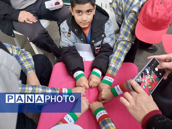 حضور حماسی منطقه ۵ در راهپیمایی ۲۲ بهمن