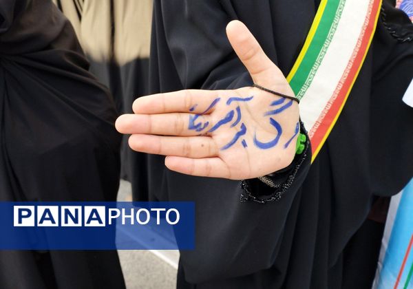 راهپیمایی ۱۳ آبان در میدان شهدا مشهد