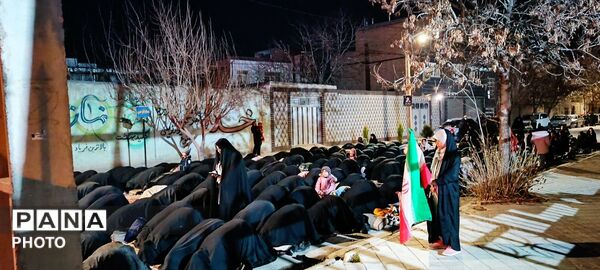 نماز استغاثه امام زمان(عج) در راهپیمایی 