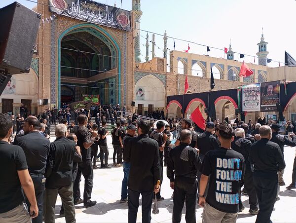 اقامه عزا و نوحه خوانی در صحن آستان مقدس حضرت سلطانعلی(ع) 