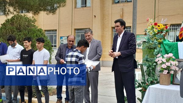 برگزاری جشن  روز معلم در هنرستان شهید دیواندری سبزوار