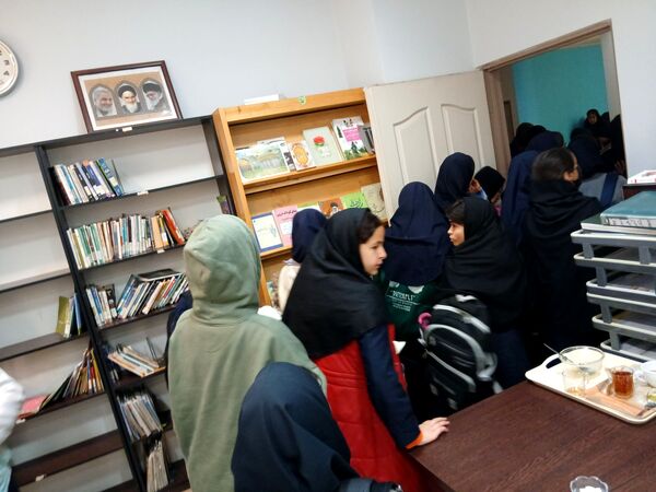 بازدید دانش‌آموزان پایه هفتم دبیرستان میرزا جعفر سروقد از فرهنگسرای انقلاب