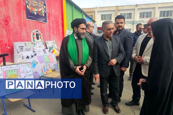  همایش «یاوران انقلاب» با محوریت نقش آفرینی دانش آموزان در گام دوم انقلاب