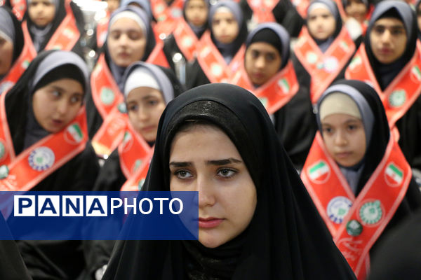 حضور پیشتازان در یادواره یکهزار شهید فرهنگی و دانش‌آموز استان قم