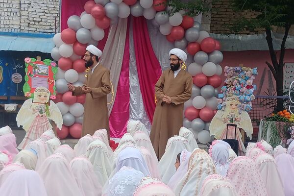 برگزاری جشن تکلیف دختران در مدرسه معراج بهارستان۲
