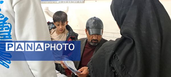  دیدار والدین با معلمان در دبیرستان ابوذر غفاری نیشابور