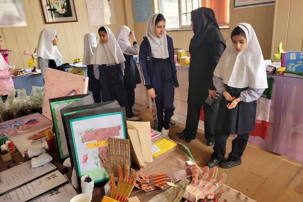 دختران سمایی پژوهش را از نو می‌سازند و آینده را رقم می‌زنند