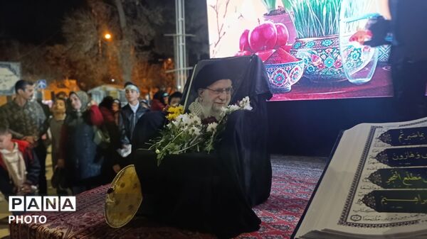  لحظه تحویل سال و تجدید بیعت با رهبر معظم انقلاب اسلامی 