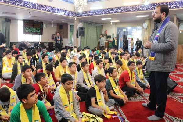 بازدید قائم مقام سازمان دانش‌آموزی از معتکفین در مشهد مقدس