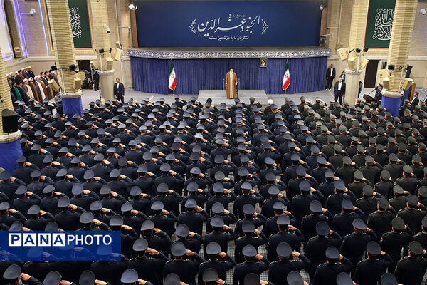 دیدار جمعی از فرماندهان نیروی هوایی و پدافند هوایی ارتش جمهوری اسلامی ایران با مقام معظم رهبری