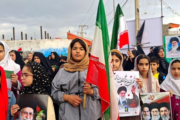 اجتماع بزرگ بانوان زینبی مدافعان ولایت به مناسبت شهادت رهبری شهید امام خامنه‌ای و شهیدان جنگ رمضان در باشت