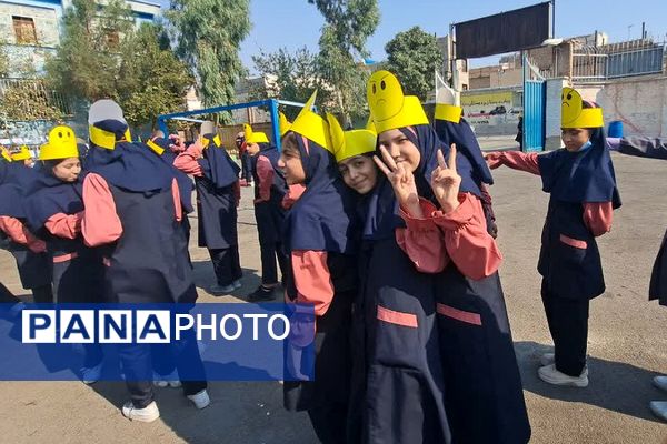 مراسم گرامیداشت هفته بهداشت روان در دبستان هاشمی رفسنجانی شهرستان قرچک 