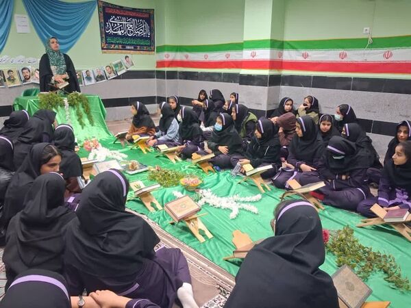 برگزاری محفل انس با قرآن کریم در مدرسه حضرت خدیجه کبری (س) جم
