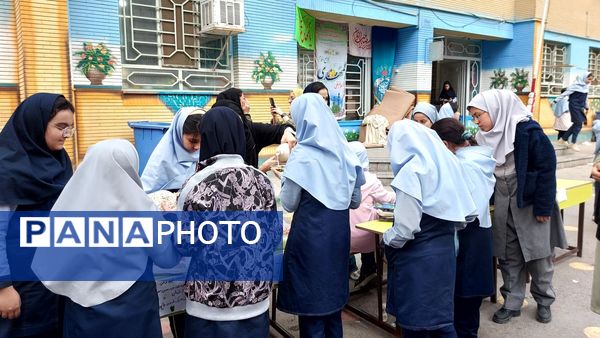  بازارچه کسب و کار دانش‌آموزی در دبستان دخترانه فرهنگیان ۲ 