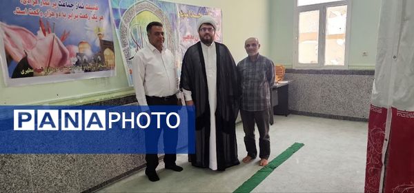 غبارروبی نمازخانه‌های مدارس قشم در آستانه سال تحصیلی جدید