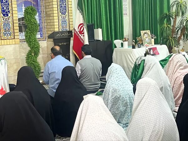 برگزاری مراسم یادواره شهدا در آموزشگاه شاهد 16