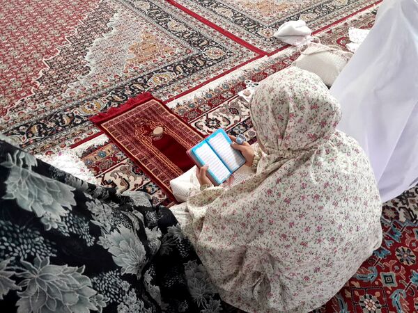 برگزاری مراسم معنوی اعتکاف مادر و دختری در مسجد امام حسن(ع) گالیکش