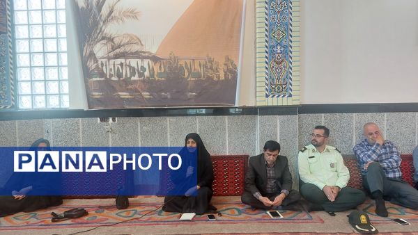 برگزاری میز خدمت به‌مناسبت هفته دولت در بلده