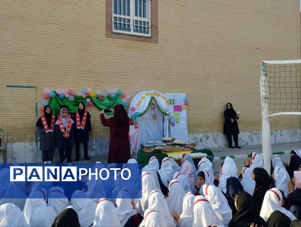 جشن ولادت حضرت زینب(س) و بزرگداشت روز پرستار در دبستان تکتم