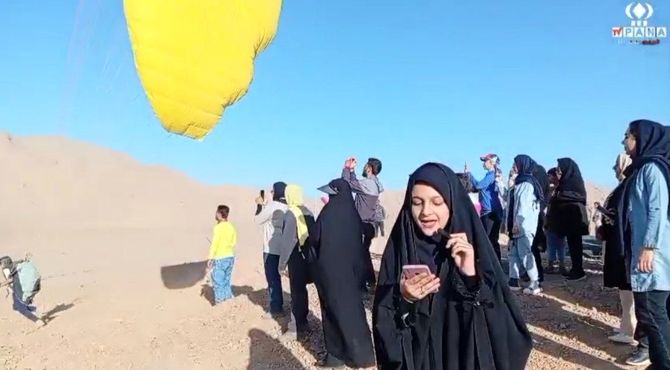 چهارمین گردهمایی خلبانان پاراگلایدر در صحرای چغاد شهرضا