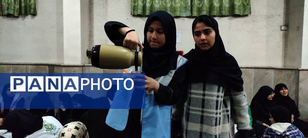 ضیافت افطاری ماه مبارک رمضان در دبیرستان پژمان بختیاری ناحیه یک مشهد 